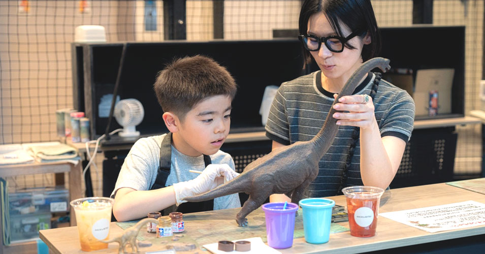 駿府の工房 匠宿で「親子で作る 1/35 恐竜世界 Step Up 製作教室」開催